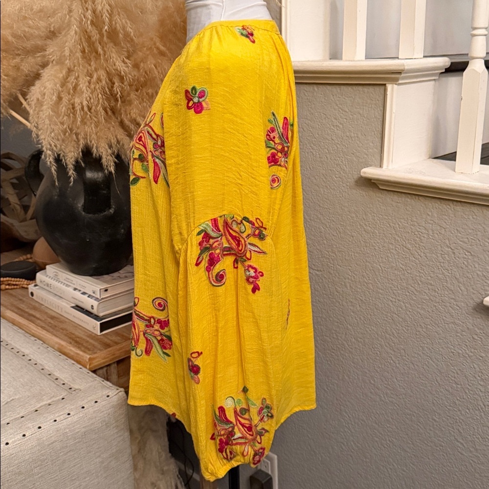 Anthropologie Fig & Flower Yellow Embroidered Floral Long Sleeve Top Size Medium - Picture 4 of 7